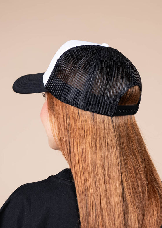 Frame Foam Trucker Hat Por La Familia | White & Black
